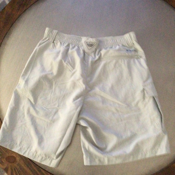 Mens Columbia PFG 8” inseam casual shorts - Picture 3 of 4